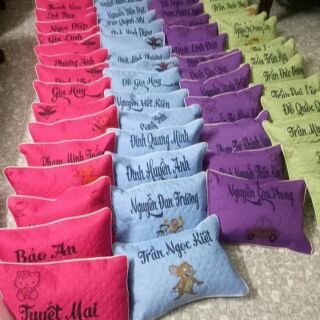 In tên gối theo yêu cầu