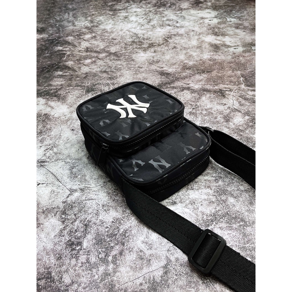 Túi Đeo Chéo NY Monogram Mini Bag Black B403