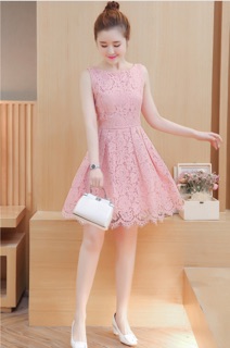 Váy ren xoè nhẹ nhàng