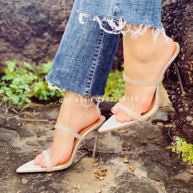 Dép cao gót 2 quai mảnh kim tuyến