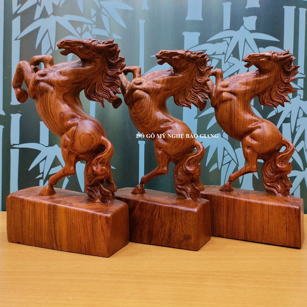 Tượng con ngựa gỗ hương cao 20 cm