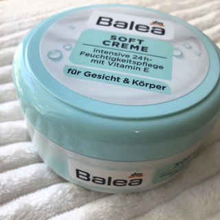 Kem dưỡng ẩm Balea
