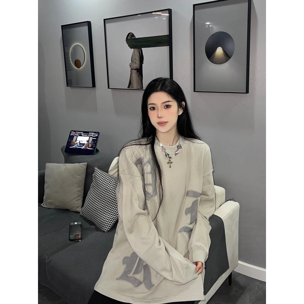 Áo sweater Tay Dài Cổ Tròn Hoạ Tiết Chữ Thêu Cho Phái Nữ