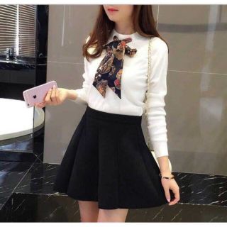 Áo thun gân nơ lụa mịn màng