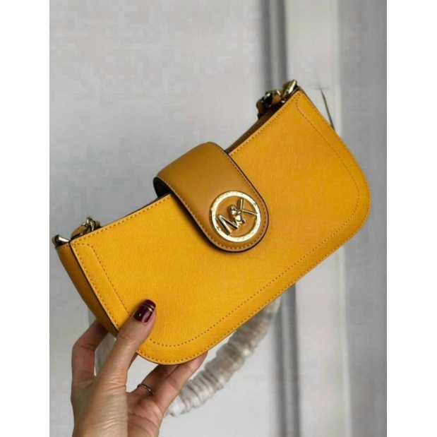 Mk Vàng chất như nước cất