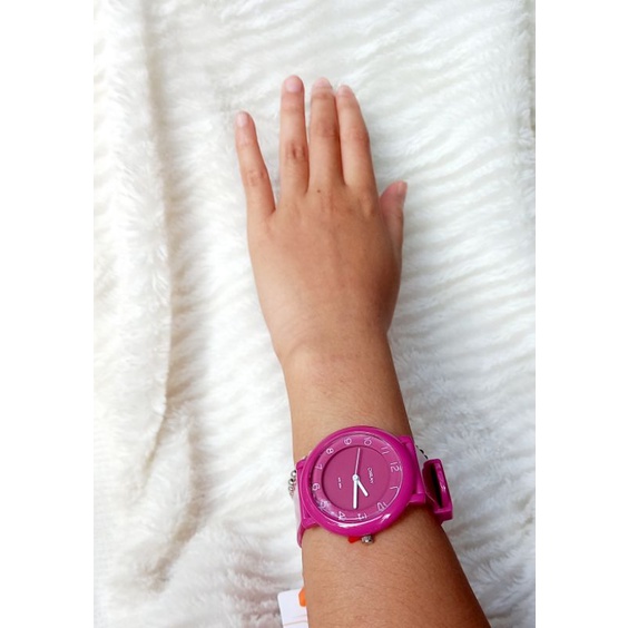 Đồng hồ trẻ em chạy kim chống nước màu hồng sen hàng chí.nh hãng có bảo hành