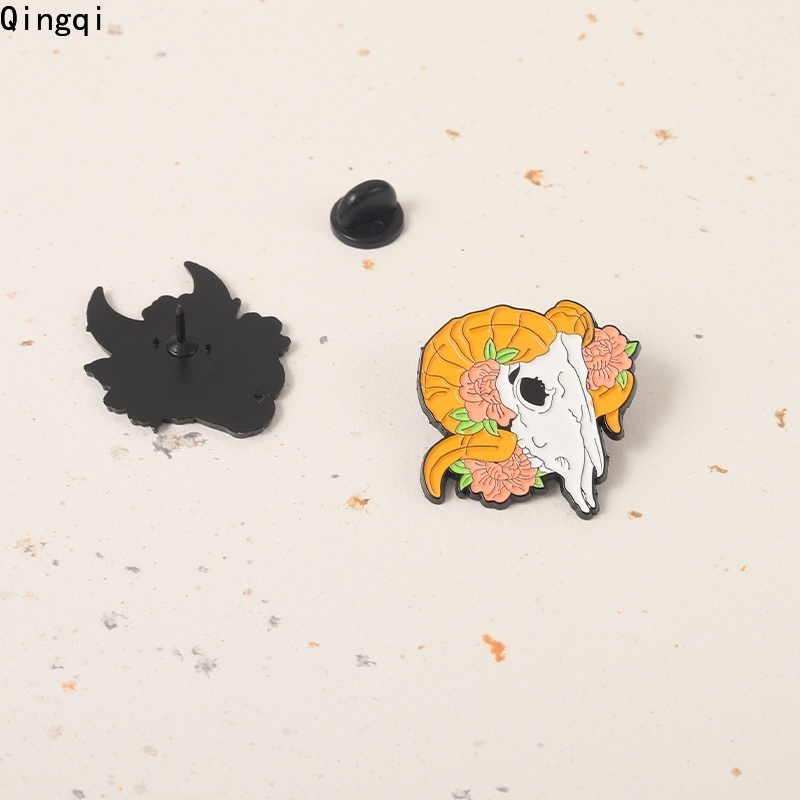 Ghim cài áo MISS ZOE hình đầu lâu phong cách gothic cá tính