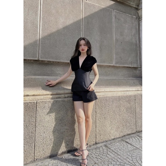 Velvety Top - Áo nhún cổ V nhung cao cấp CEEME