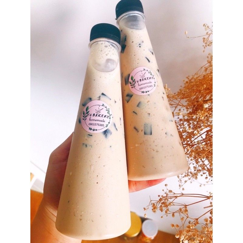 50 Chai Nhựa Tam Giác Đựng Trà Sữa - Chai Hình Tháp Đã Kèm Nắp