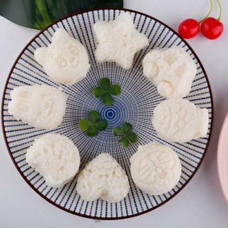 Khuôn cơm bento cho bé ăn dặm