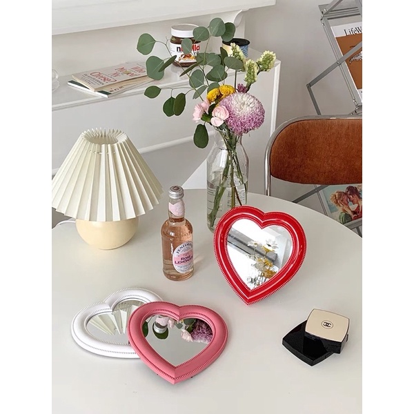 Gương trái tim để bàn treo tường