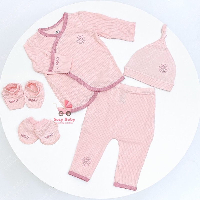 BỘ QUẦN ÁO SƠ SINH CÀI LỆCH/ CÀI THẲNG HRNEE SWEETY, Suzy baby