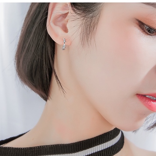 khuyên tai bạc ý 925 tròn kẽm gai cá tính nam nữ