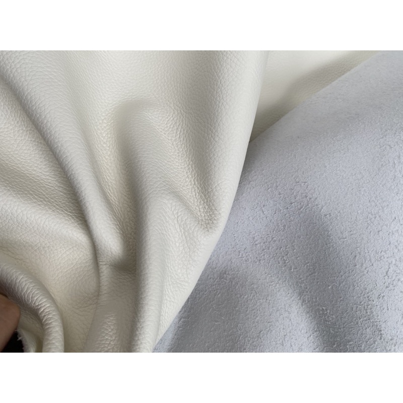 Da bò hạt màu trắng