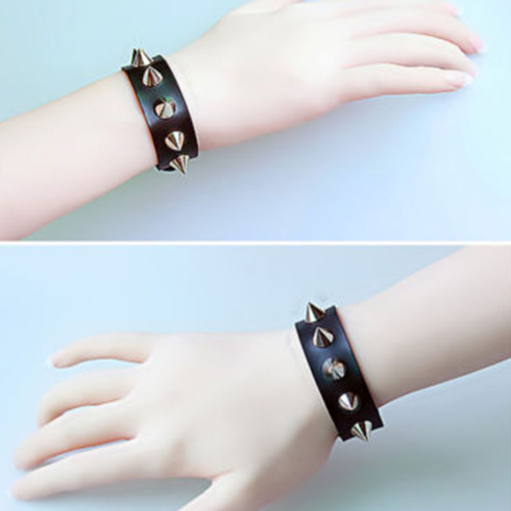 Vòng Tay Đính Đinh Tán Cá Tính Cho Nữ