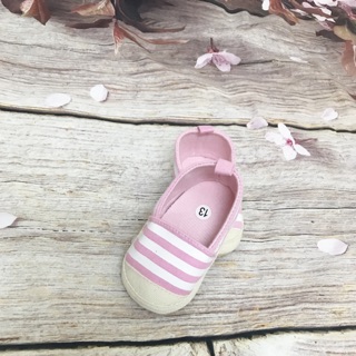 Giày lười kẻ hồng cho bé
