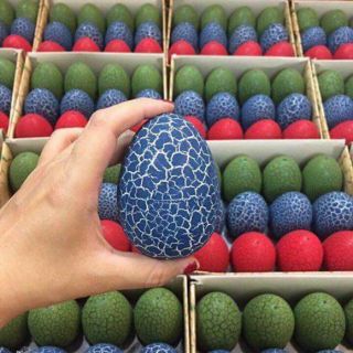 Đồ chơi cho bé trứng khủng long