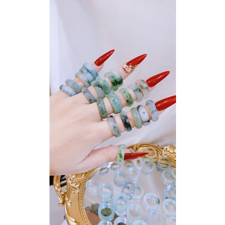 Nhẫn cẩm thach phớt xanh thiên nhiên