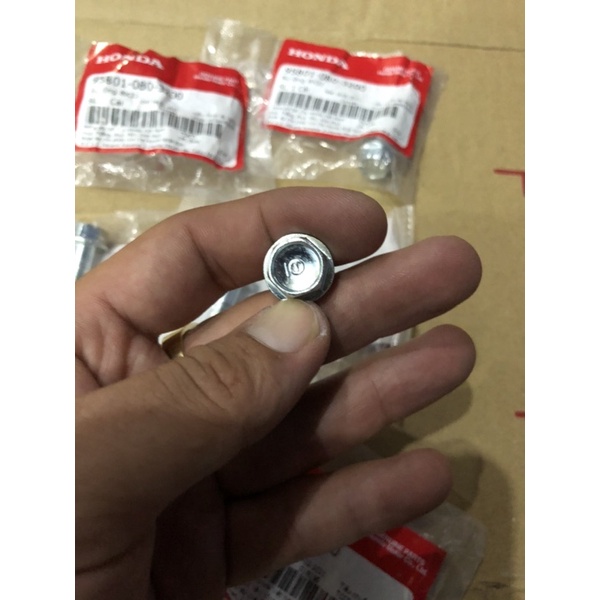 Ốc bắt phuộc sau Honda Tay Ga