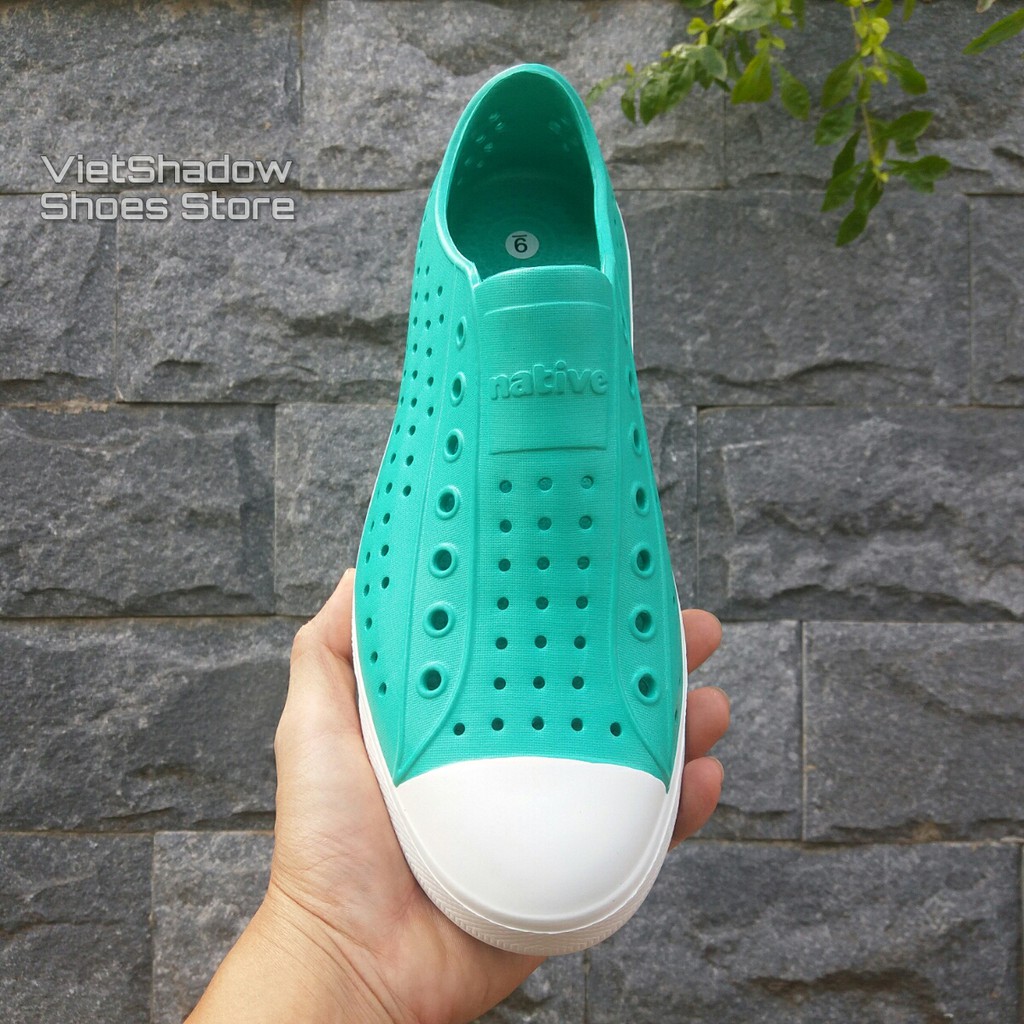 Giày nhựa siêu nhẹ nam nữ - Chất liệu nhựa xốp EVA siêu nhẹ, không thấm nước - Màu xanh lơ trơn và có viền