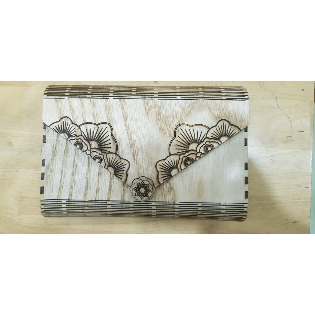 Bóp cầm tay nữ bằng gỗ - ví cầm tay nữ - sản phẩm làm thủ công được khắc chữ trên bóp theo phong cách riêng của bạn.