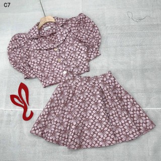 Set áo cổ vest chân váy xòe