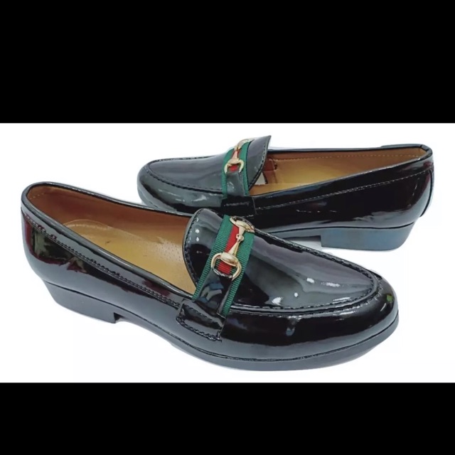 Giầy bóng xanh kẻ đỏ nammm