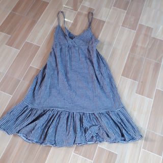 Đầm hai dây đuôi cá xòe sọc ca rô không mút ngực