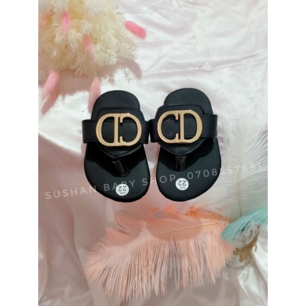 Dép trái tim đen cho bé trai và gái