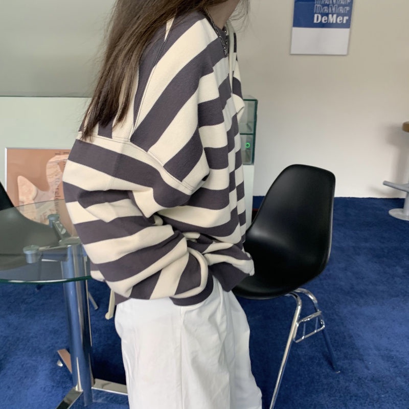 Áo nỉ tay dài dáng rộng kẻ sọc trắng đen thời trang mùa thu Hàn Quốc 2021