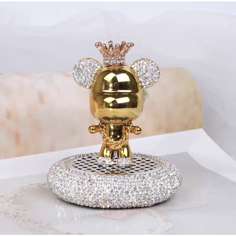 Bear Diamond Pefume Để Taplo Ô Tô , Trang Trí Taplo Xe Hơi BearBrick Sáp Thơm Cao Cấp