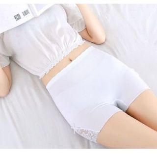 QUẦN MẶC TRONG VÁY NÂNG MÔNG PHA REN