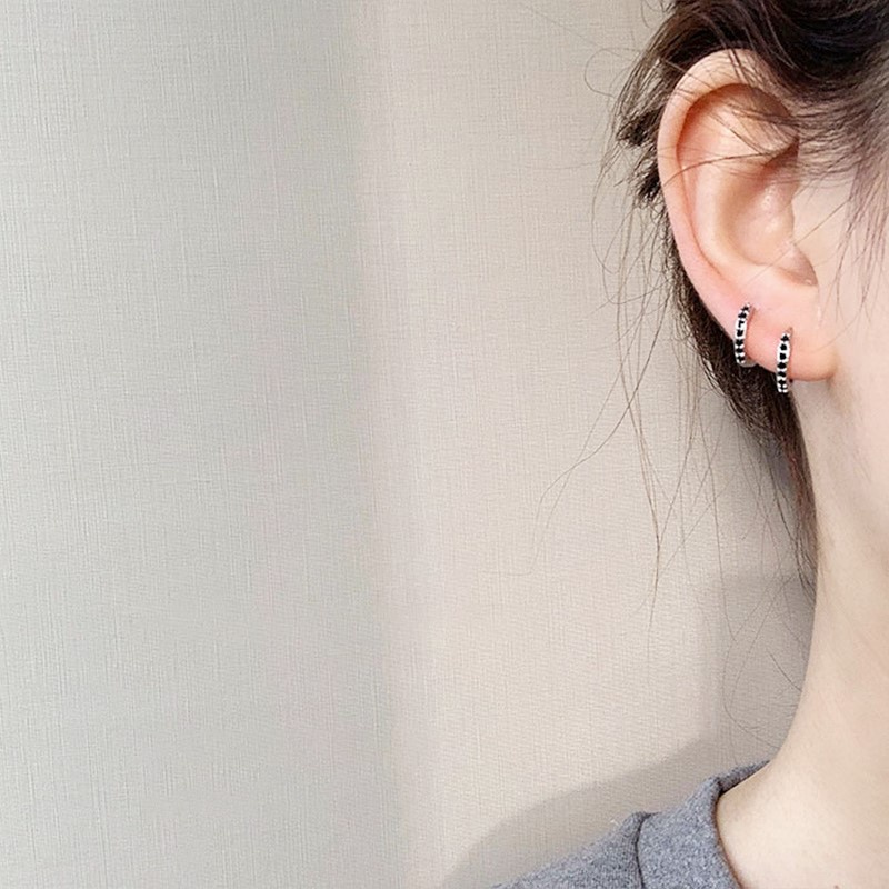 Đôi khuyên tai tròn đính đá lấp lánh đơn giản cá tính dành cho nữ