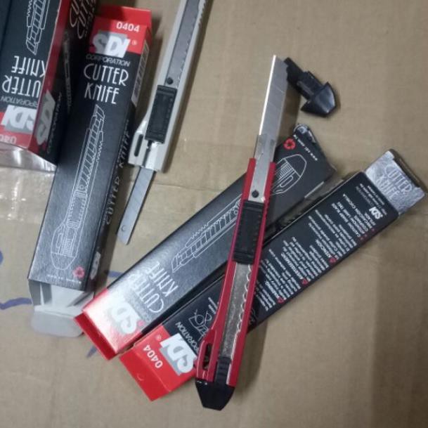 Dao rọc giấy sdi nhỏ (tặng lưỡi dao dự phòng sau nắp chuôi) - HV  Store 184
