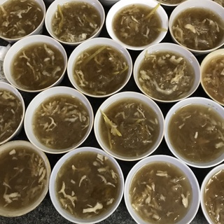 Rau chân vịt nấu chè
