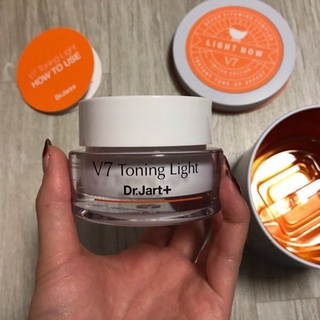 Kem Dưỡng Da mặt V7 Toning Light 50g