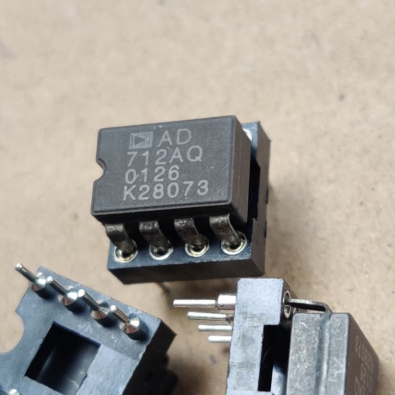 Bộ tiền khuếch đại op-amp kép ANALOG ad712sq  ic ad712 sq  ad712aq ad712 aq tặng đế jack vàng