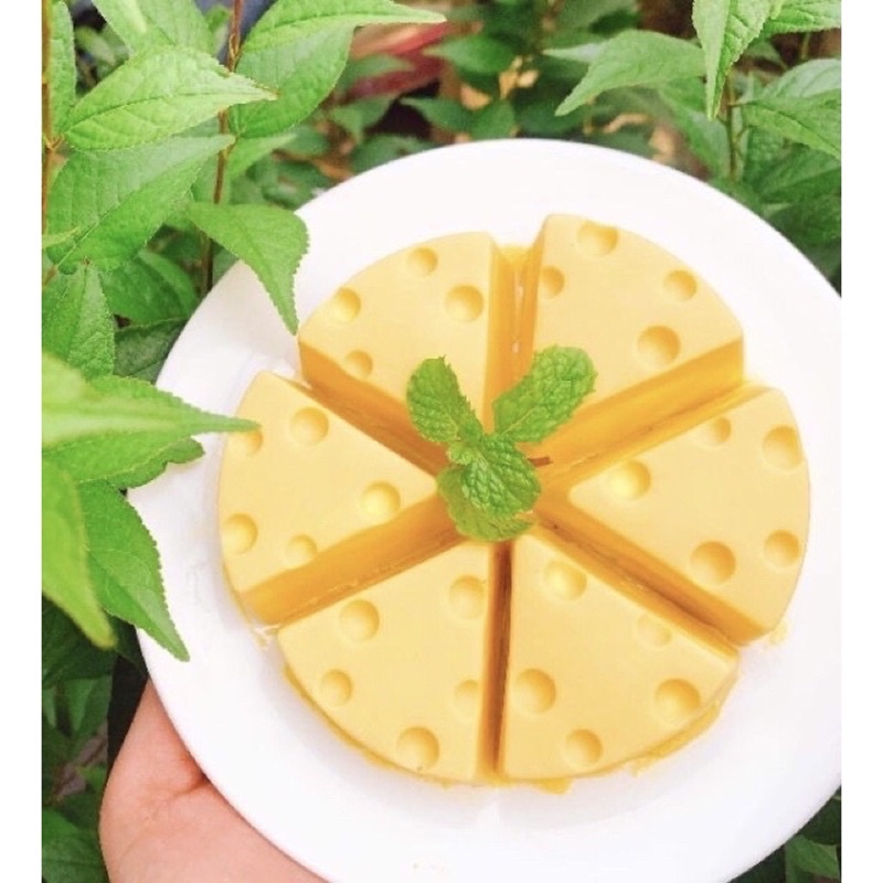Khuôn silicon hình phô mai làm bữa phụ cho bé