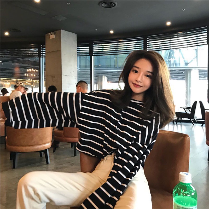 Áo thun nữ YEYA dài tay cổ tròn sọc ngang trắng đen thời trang Hàn