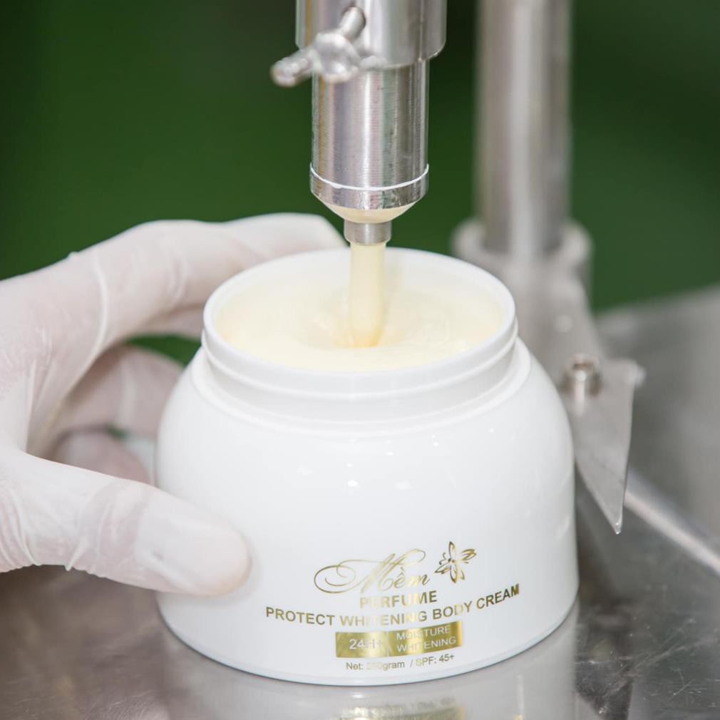 Kem Body Mềm Nước Hoa 2020 Acosmetics💕Chính hãng 100%💕Kem Dưỡng Trắng Da Toàn Thân Cao Cấp ⭐ 250gram | BigBuy360 - bigbuy360.vn