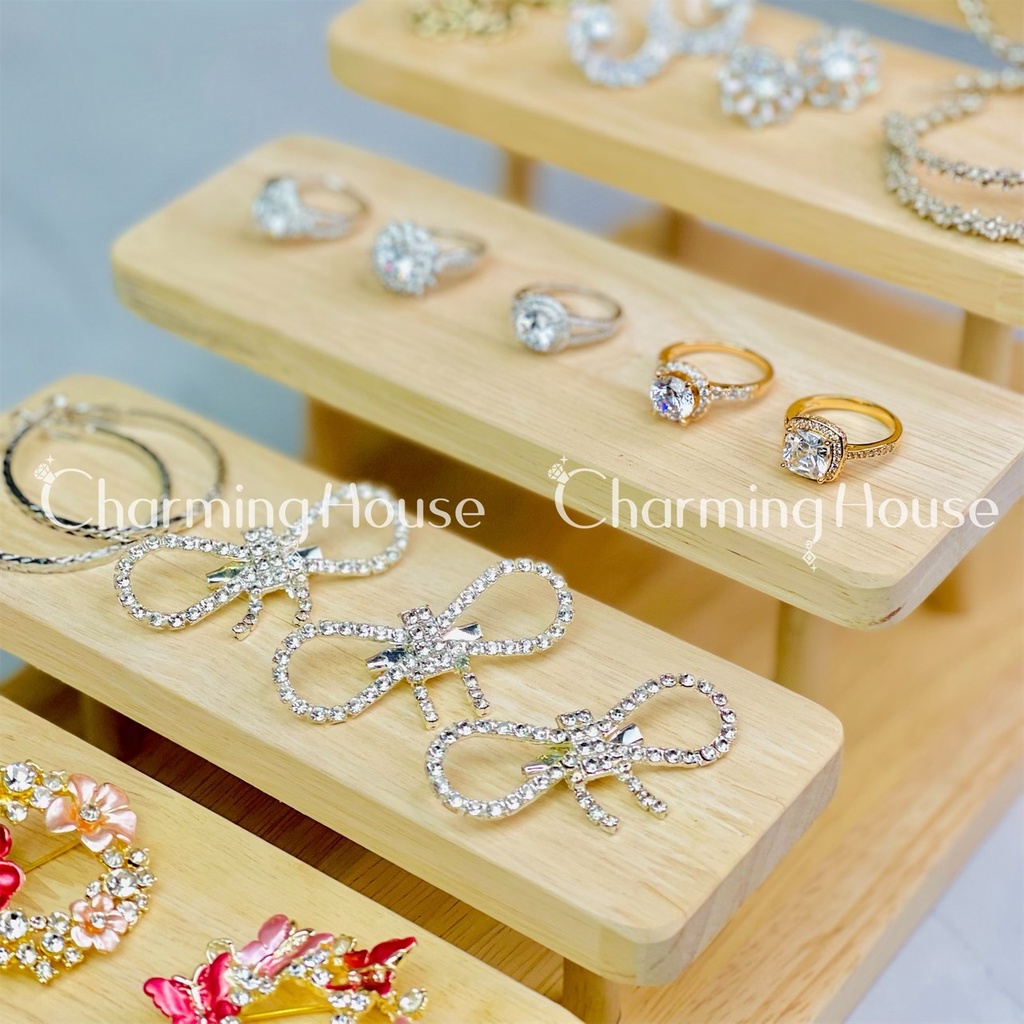 Kệ trang trí trang sức nhẫn dây chuyền nước hoa mắt kính bằng gỗ tự nhiên
