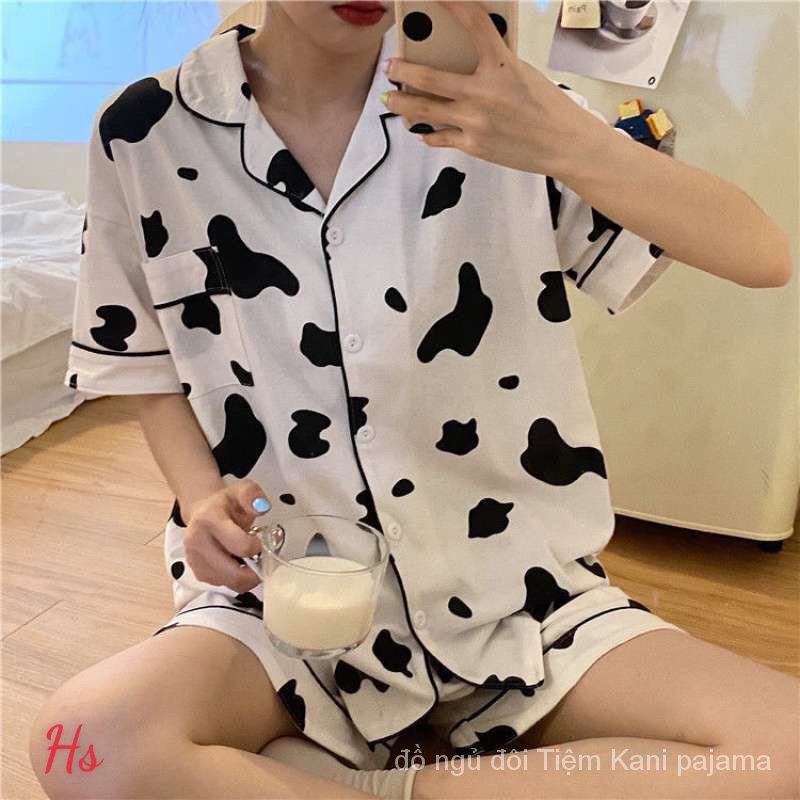 Bộ Đồ Ngủ Vải Cotton Lụa Mát In Hình Bò Sữa Đáng Yêu Cho Nam Nữ | BigBuy360 - bigbuy360.vn