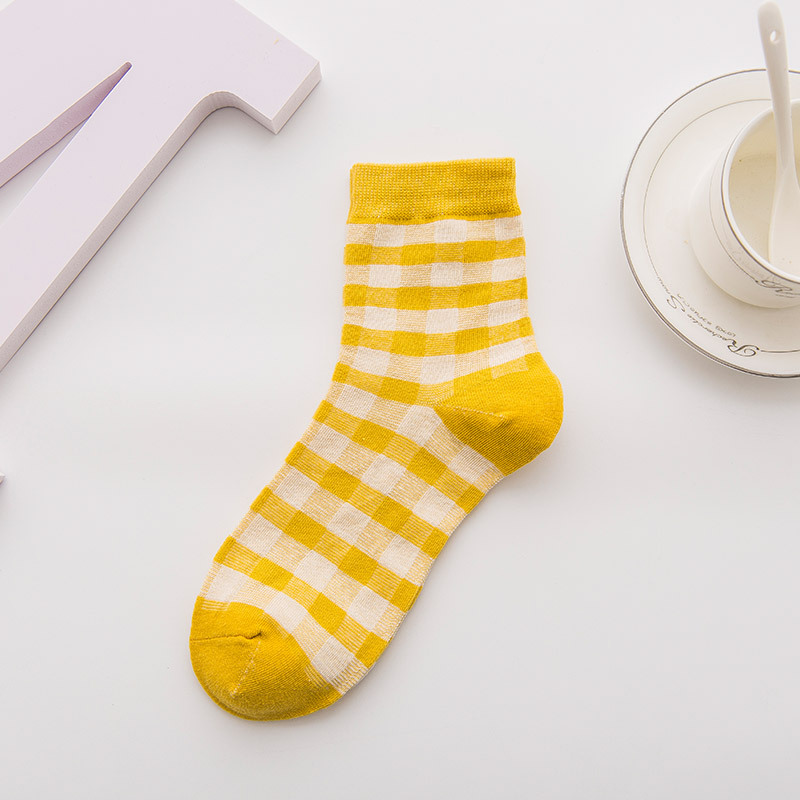 Vớ cổ cao họa tiết trẻ trung dành cho nữ