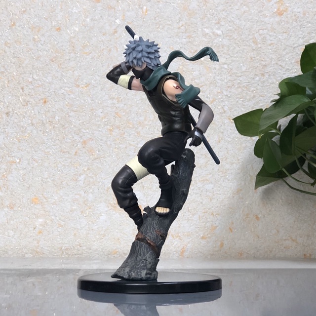 Mô hình figure nhân vật Kakashi Lightning blade trong Naruto