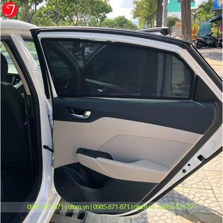 Rèm che nắng Hyundai Avante (Loại 1) hít nam châm BH 24 tháng