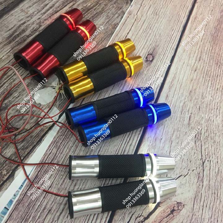 Bao tay nắm xe máy gù vát có đèn led