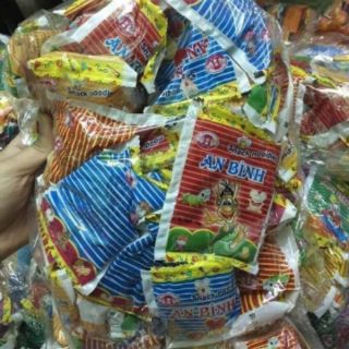 50 gói mì tôm ăn liền trẻ em .