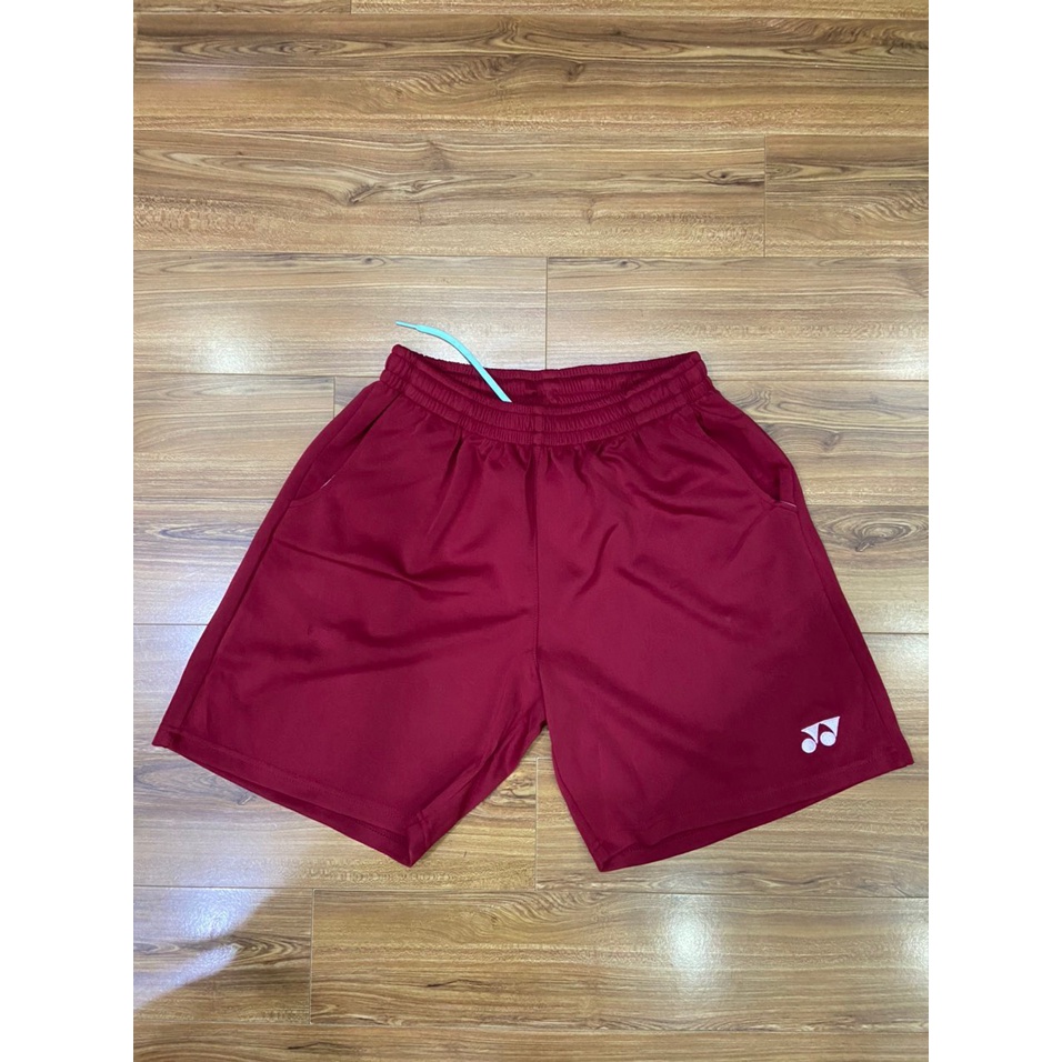 Quần cầu lông Yonex Logo thêu màu đỏ đô