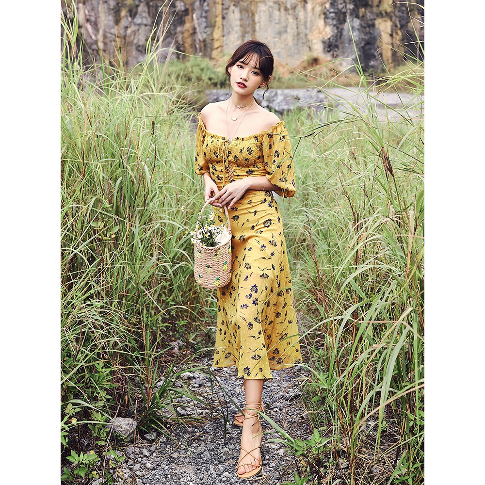 Đầm maxi vàng hoa đen xinh đẹp