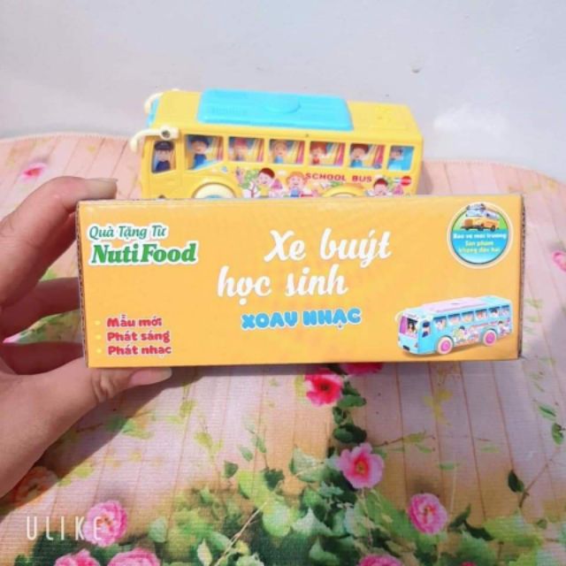 Đồ Chơi XE BUÝT HỌC SINH Có Nhạc Đèn Của Sữa Nutifood Tặng, Kèm Pin - Kt: (15.5 x 6.5 x 5.5) cm.&lt;br&gt;&lt;br&gt;GIÁ BÁN: #40k/ 1 xe,